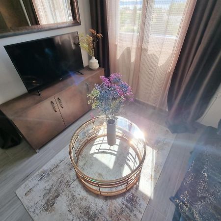 Booking Beautifull Studio Apartment Bell With Balcony And Sea View In ザダル エクステリア 写真