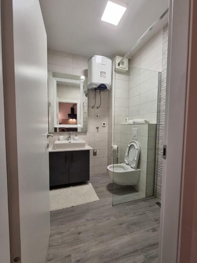 Booking Beautifull Studio Apartment Bell With Balcony And Sea View In ザダル エクステリア 写真