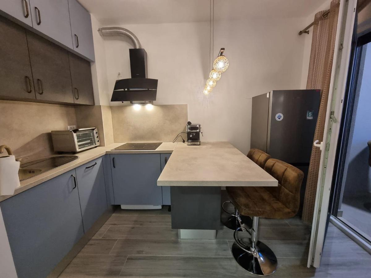 Booking Beautifull Studio Apartment Bell With Balcony And Sea View In ザダル エクステリア 写真