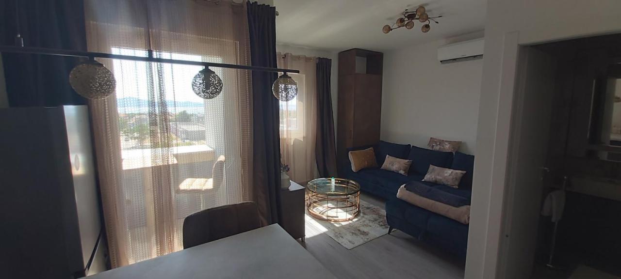 Booking Beautifull Studio Apartment Bell With Balcony And Sea View In ザダル エクステリア 写真